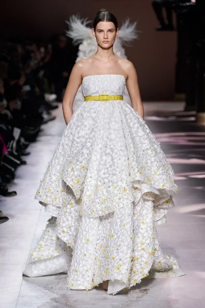 Look 12